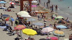 Violent brawl over lounge chairs at famous beach leaves one man dead, others facing charges Accountants Canberra